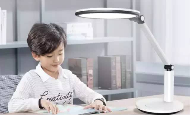 灯具选择及季节性考量