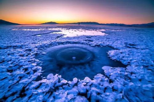 赛里木湖：新疆的“蓝眼泪”