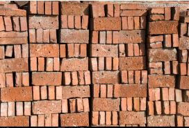 这堆破砖烂瓦凭什么收费？