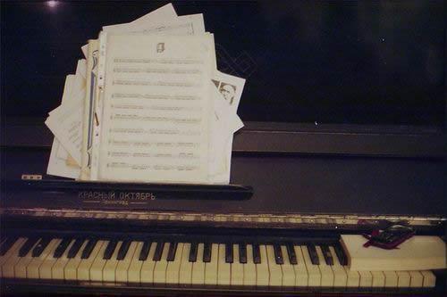 钢琴是什么生肖年生的？弹琴的人属什么生肖？