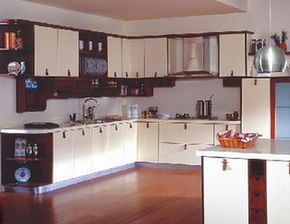 一、 厨房布局的基本原则与方位考量