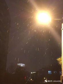 夜幕降临之际的窥视与恐慌：一则关于心象与现实的较深度报告