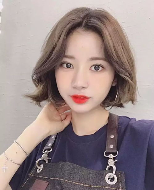 2026年1月女生剪年轻女长发适合的吉日有哪些？