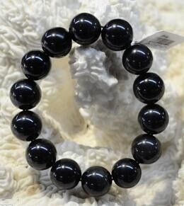 一、 黑曜石材料特性及其在风水学中的理论依据