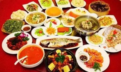 四、 民族地域特色美食及其象征意义