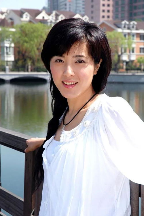 曾黎的惊艳高级照片，能否分享一下她的八字命理分析？