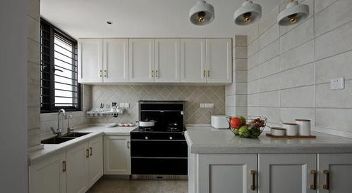 厨房作为生活核心——灶神守护下的清洁实践与情感温暖构建