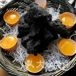 鸡蛋的生肖是什么，鸡蛋碰石头又代表哪个生肖的含义是什么？