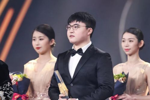 二、  奖项驱动与演技维度的跨越飞跃