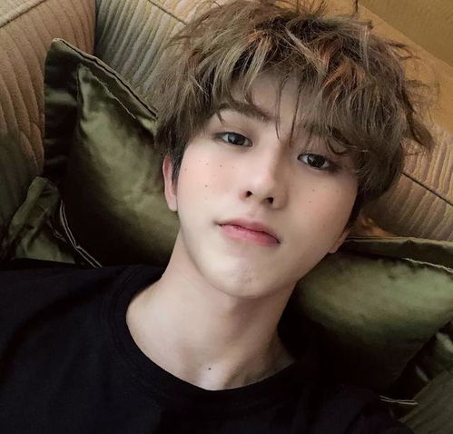 (1) 表达亲密关系的称谓型