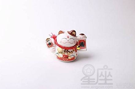 一、 招财猫“招财”的内涵：文化溯源与象征意义