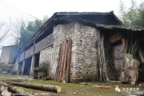 我为什么会梦见那座不住人的老房子呢？