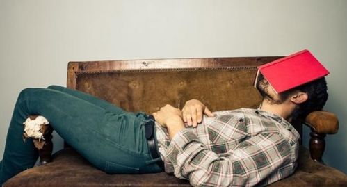三、 晚间22点至次晨6点：较深度睡眠与肝经排毒较高峰期