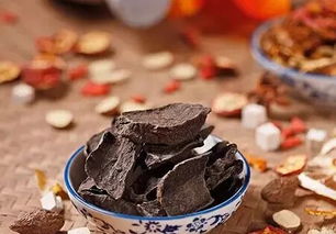 家里种植何首乌对风水有影响吗？九蒸九晒何首乌有什么功效？