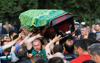 2026年10月哪天是下葬吉日，1月哪天宜下葬呢？