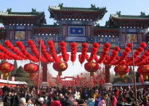 多元化的民间艺术表演：目不暇接的视觉盛宴