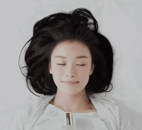 二、女性气质：柔顺与关爱的内在体现