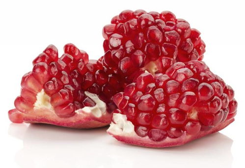 一、 石榴木命的内在特质及其对婚姻关系的影响