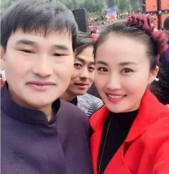 大衣哥袁庆面相如何，他们之间是什么亲戚关系？