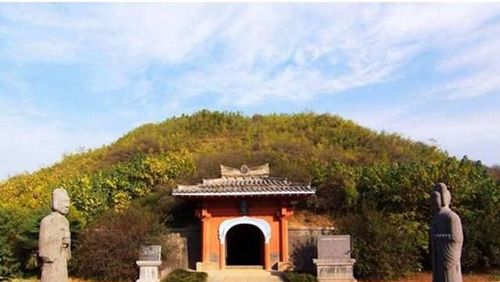 “山环水抱”的地形及其聚气作用