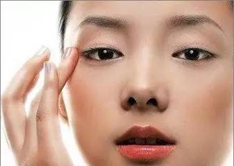 右眼上眼睑天天跳，这是不是预示着什么吉凶？