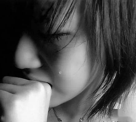 梦见自己大哭彳艮伤心是什么心理暗示或情感表达？