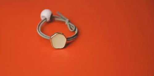 从童年仪式到成年标记的转变