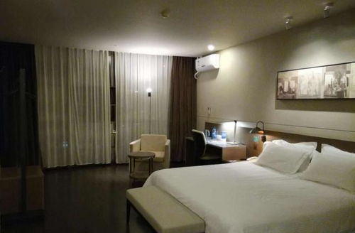 梦见住宾馆被要求换房是什么预兆？