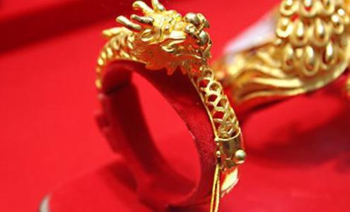 命里缺金的人适合佩戴什么样的金表或金饰来补金？