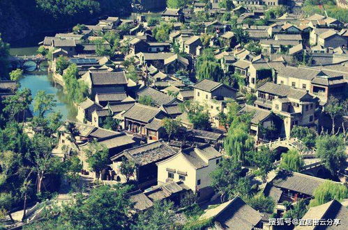 学生党旅行的“抠门”经济持续发展学：门票省下的钱，  够你在水镇更多吃三串糖葫芦