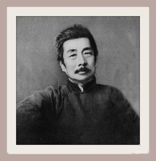 鲁迅文稿中的 “血痕叙事 ” 与国学视域下 的 文人精神层面困境 —— 基于 “较深夜书写场景 ” 的 跨维度解读