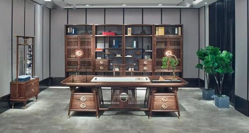 后靠山的构筑：书柜与屏风的功能定位