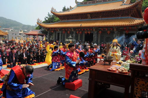2. 游灯——光明象征与夜间护航功能并存