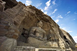 必游景点：从石窟到古城