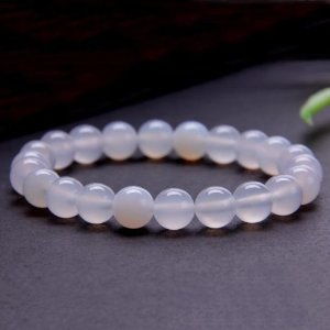 乙木八字可以佩戴8mm白水晶吗？