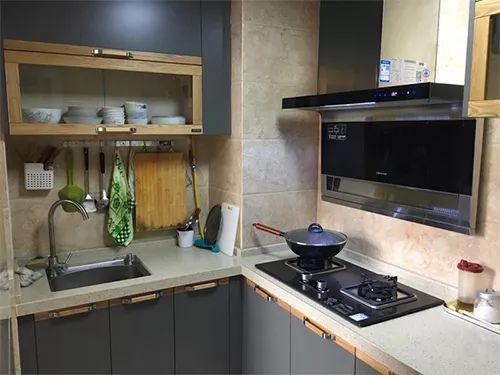 厨房技能：生存能力与全面发展