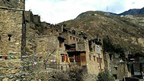 碉楼：羌族人的神秘堡垒