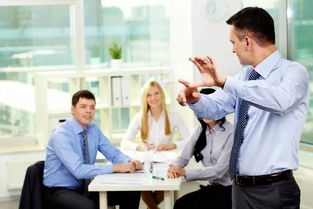 语言沟通与肢体语言的互动规范