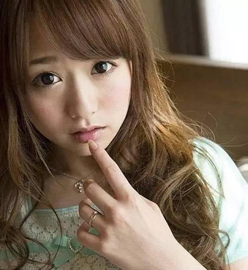 二、  风象与土象星座的二元对立：双子与处女的复杂性