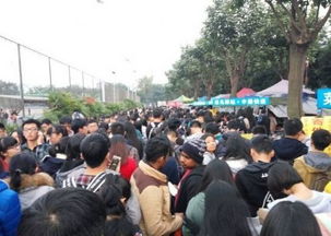 人山人海堪比春运现场