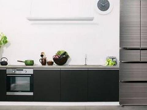 1. 冰箱对卫生间门：洁净与污染的博弈