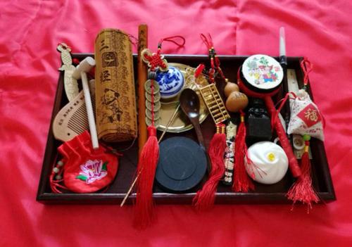 抓周吉时选择的时空维度与传统习俗