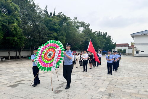 ：时空交汇下的庄严朝圣与精神场域的共振