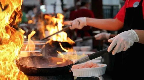 一、 混沌食坊：迷雾中的味蕾