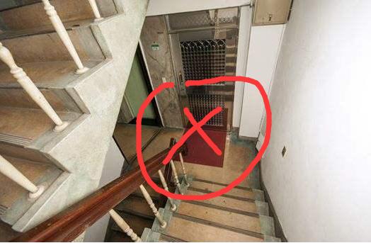 七、 楼梯前置的大门布局风险评估