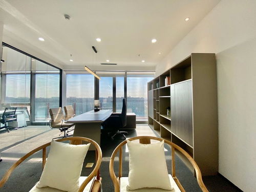 一、  中央方位黄色的权威性构建