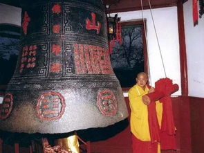 一、子时方位与阴阳交割：午夜钟声响起背后的时空哲学思想