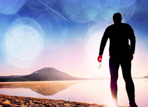 以自我为中心的行动逻辑