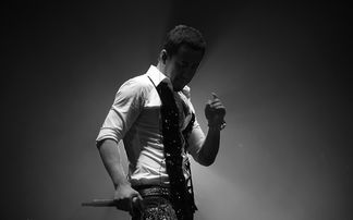 杨坤在2026年的艺名配对是真名还是艺名？