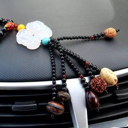 1. 貔貅：吞噬四方之财的神兽